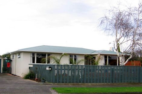 Photo of property in 2 Tingey Place, Awapuni, Palmerston North, 4412