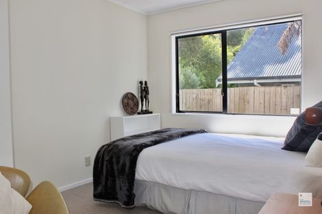 Photo of property in 174 Woodlands Park Road, Titirangi, Auckland, 0604