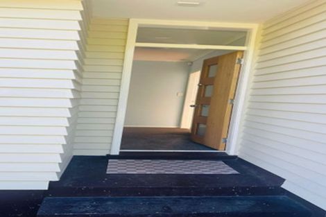 Photo of property in 20 Larnoch Road, Henderson, Auckland, 0610