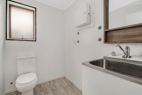 Photo of property in 19 Benita Place, Sunnyvale, Auckland, 0612