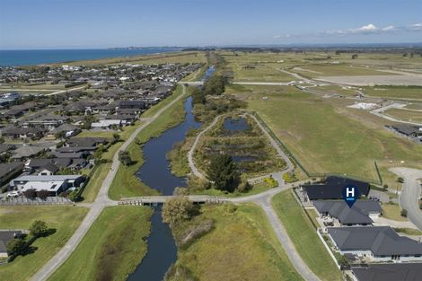 Photo of property in 71 Harding Drive, Papamoa Beach, Papamoa, 3118