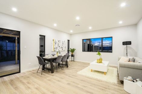 Photo of property in 124 San Valentino Drive, Henderson, Auckland, 0612