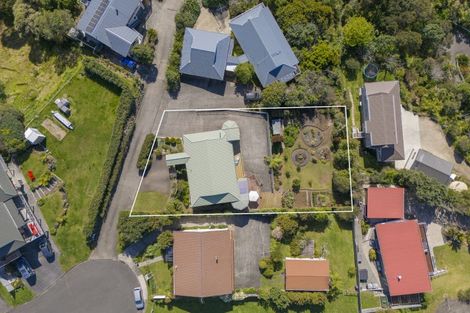 Photo of property in 8 Landel Place, Whitianga, 3510