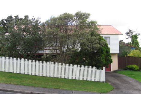 Photo of property in 70 Spence Road, Henderson, Auckland, 0612