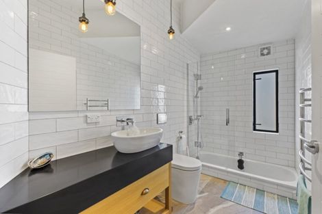 Photo of property in 1g Eversleigh Road, Belmont, Auckland, 0622