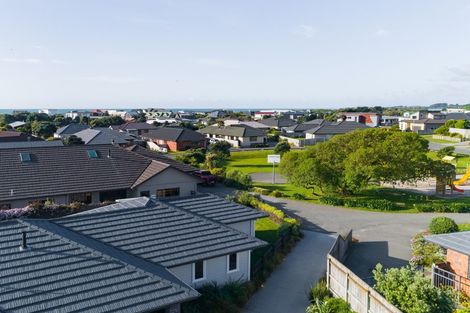 Photo of property in 3 Barbaras Way, Waikanae Beach, Waikanae, 5036