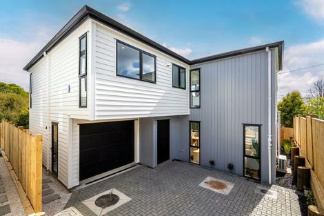 Photo of property in 16 Exmouth Road, Northcote, Auckland, 0627
