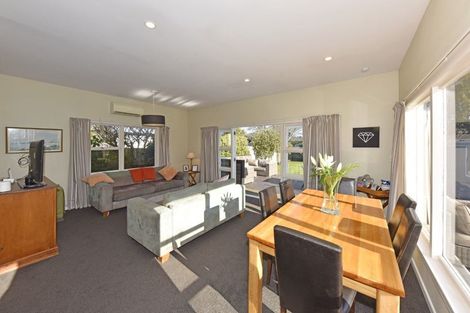Photo of property in 37 Searells Road, Strowan, Christchurch, 8052