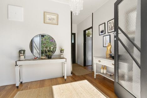 Photo of property in 53 Victoria Street, Carterton, 5713