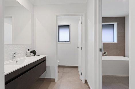 Photo of property in 160 Lakes Boulevard, Pyes Pa, Tauranga, 3112