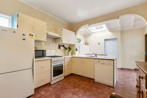 Photo of property in 389 Muritai Road, Eastbourne, Lower Hutt, 5013