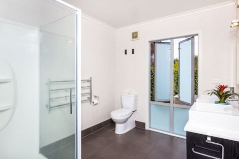 Photo of property in 27 Loch Views Road, Acacia Bay, Taupo, 3385