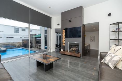 Photo of property in 169a Lake Crescent, Hamilton Lake, Hamilton, 3204