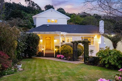Photo of property in 351 Main Road, Tawa, Wellington, 5028