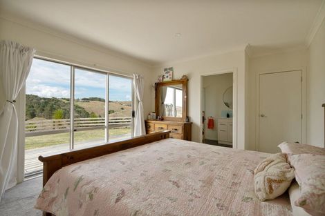 Photo of property in 331 Franklin Road, Paparoa, 0571