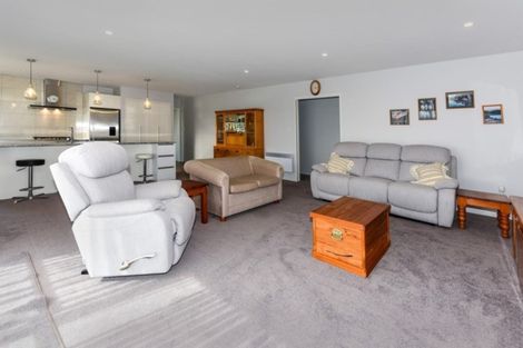 Photo of property in 10 William Hyde Place, Darfield, 7510