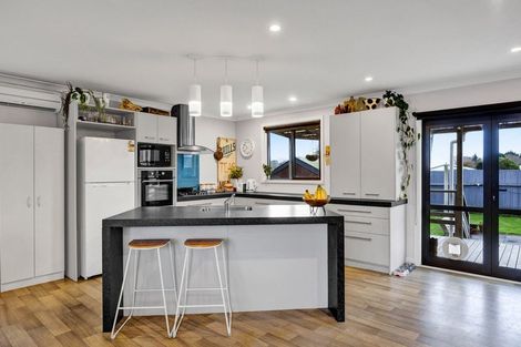 Photo of property in 16 Caplen Street, Hawera, 4610