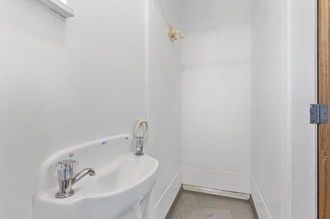 Photo of property in 68a Casuarina Road, Half Moon Bay, Auckland, 2012