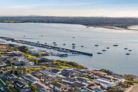 Photo of property in 2/14 Takutai Avenue, Bucklands Beach, Auckland, 2012