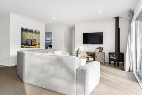 Photo of property in 4 Waikuku Beach Road, Waikuku Beach, 7473