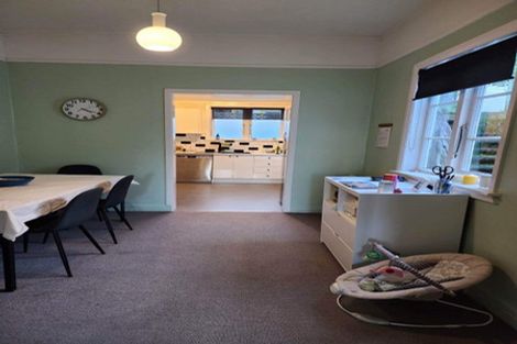 Photo of property in 3-5 Knoll Street, Island Bay, Wellington, 6023