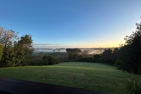 Photo of property in 124 Trig Road, Whitford, Howick, 2571