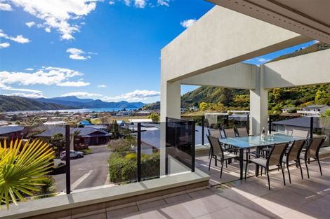 Photo of property in 9 Rimu Terrace, Waikawa, Picton, 7220