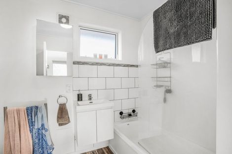 Photo of property in 40a Leighton Avenue, Waiwhetu, Lower Hutt, 5010