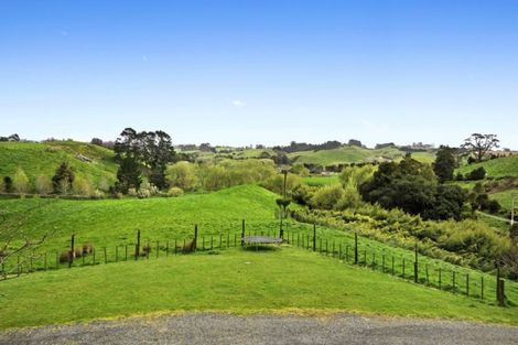 Photo of property in 187 Kimptons Road, Brookby, Manurewa, 2576