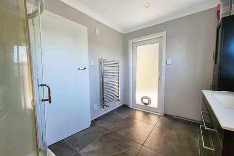 Photo of property in 11 Onehuka Road, Tirohanga, Lower Hutt, 5010