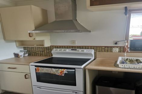 Photo of property in 12 Deuxberry Avenue, Northcote, Auckland, 0627