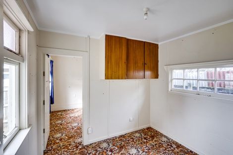 Photo of property in 32 Havelock Road, Hospital Hill, Napier, 4110