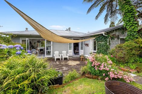 Photo of property in 126 Huatoki Street, Frankleigh Park, New Plymouth, 4310