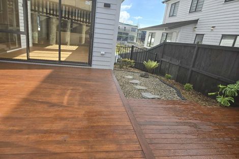 Photo of property in 5 Lawson Creek Street, Massey, Auckland, 0614