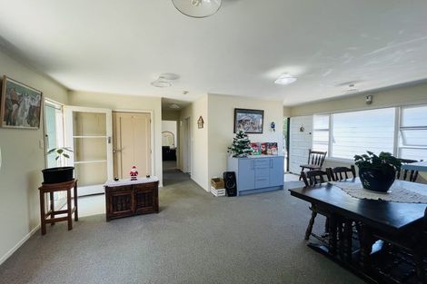 Photo of property in 28 Larissa Avenue, Henderson, Auckland, 0610