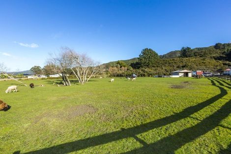 Photo of property in 147 Upper Fitzherbert Road, Wainuiomata, 5373