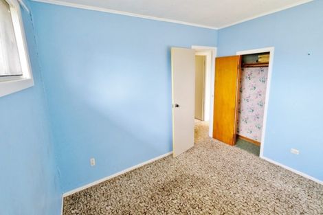 Photo of property in 26 Kirrie Avenue, Te Atatu South, Auckland, 0610