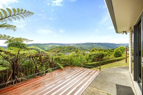 Photo of property in 32 Mount Marua Drive, Timberlea, Upper Hutt, 5018