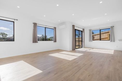 Photo of property in 50a Barbados Drive, Unsworth Heights, Auckland, 0632