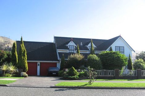 Photo of property in 25 Lakewood Avenue, Churton Park, Wellington, 6037