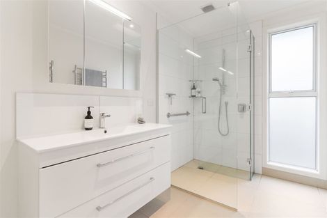 Photo of property in 85 Wharf Road, Te Atatu Peninsula, Auckland, 0610