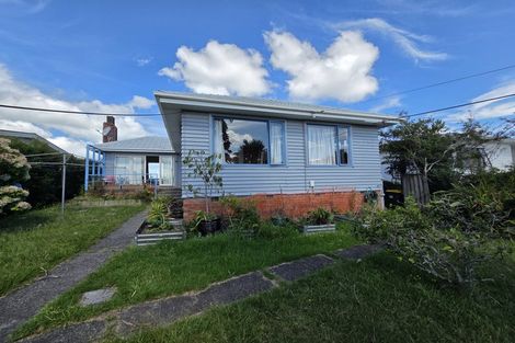Photo of property in 521 East Coast Road, Murrays Bay, Auckland, 0630