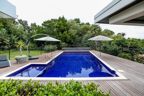 Photo of property in 531 South Road, Omata, New Plymouth, 4374