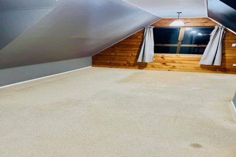 Photo of property in 26 Kingsclere Place, Goodwood Heights, Auckland, 2105