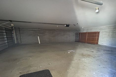 Photo of property in 5 Mitika Way, Strathmore Park, Wellington, 6022