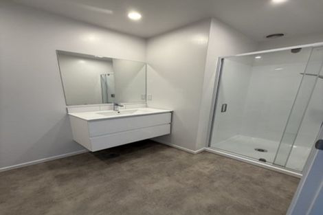 Photo of property in 2/504 Don Buck Road, Massey, Auckland, 0614