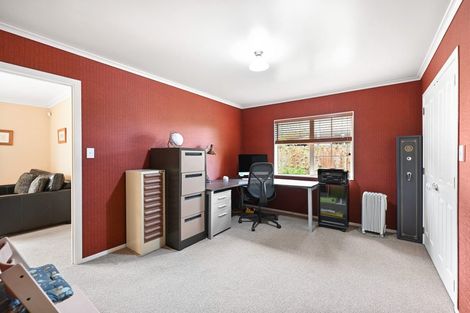 Photo of property in 5 Fernwater Place, Flagstaff, Hamilton, 3210