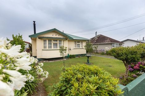 Photo of property in 18 Ashmore Avenue, Cobden, Greymouth, 7802