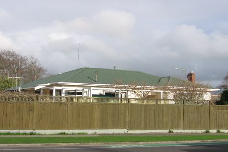 Photo of property in 1 Phoenix Avenue, Hokowhitu, Palmerston North, 4410