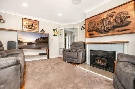 Photo of property in 37 Village Way, Ardmore, Papakura, 2582
